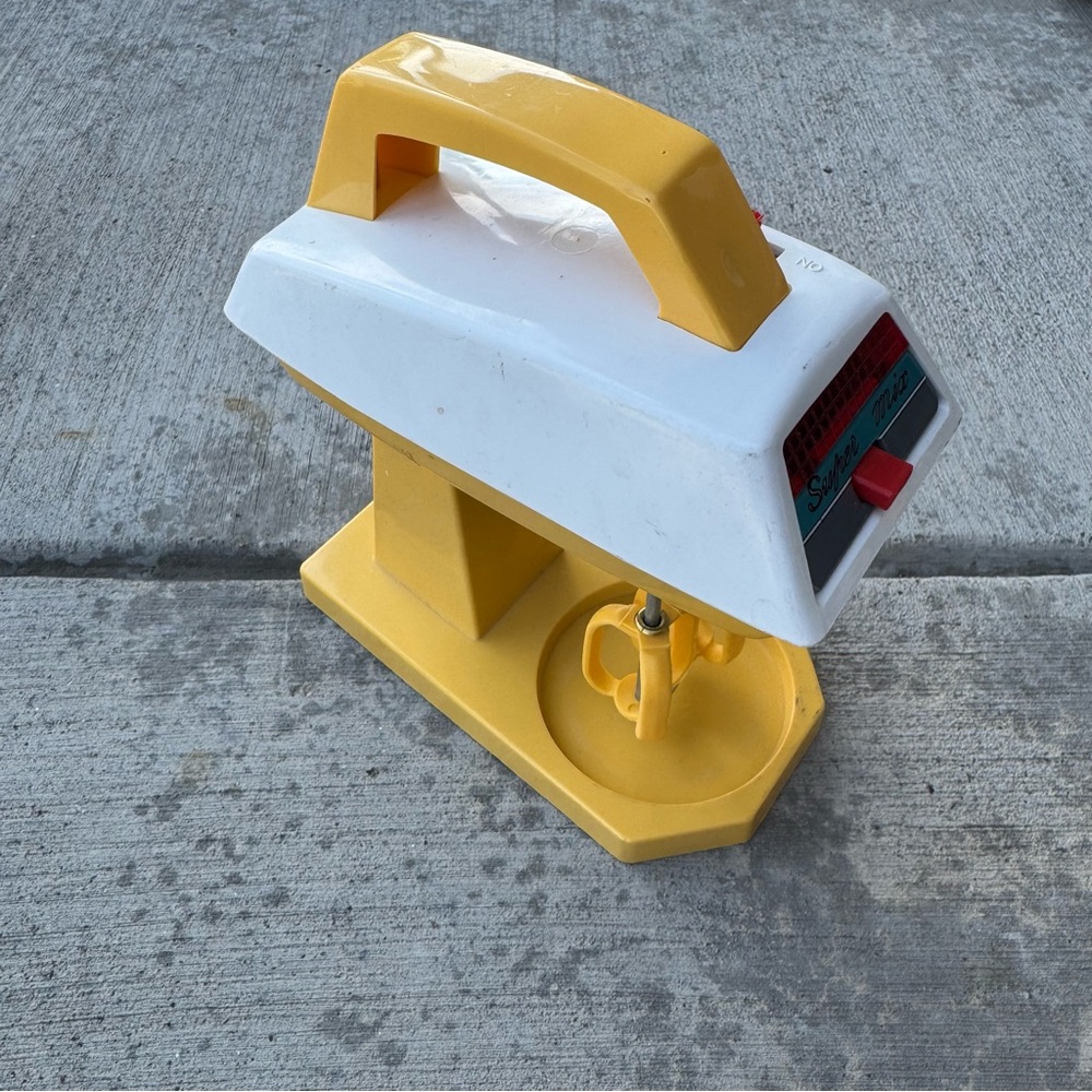Vintage Super Mix Toy‎ Mixer – Yellow & White Kitchen Toy – Untested